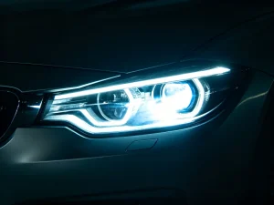 Dari Halogen ke Xenon ke LED: Evolusi Lengkap Teknologi Lampu Depan Otomotif